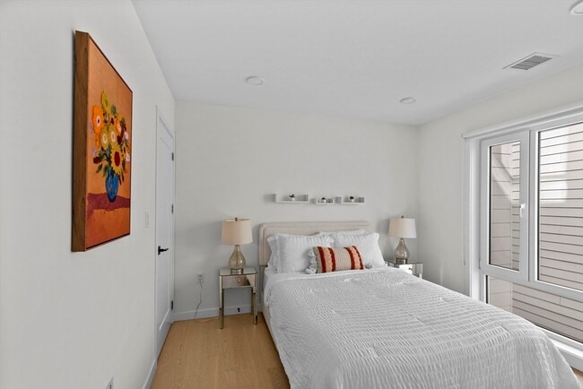 Building Photo - 457 W Broadway