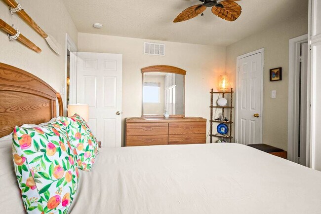 Building Photo - 15209 Leeward Dr