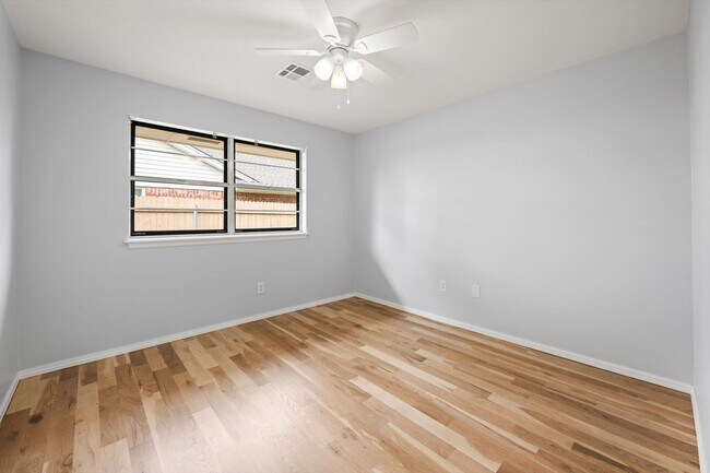 Building Photo - Modern Details and Interiors to a sought-a...