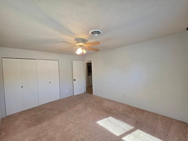 Building Photo - 1601 S Yelm St