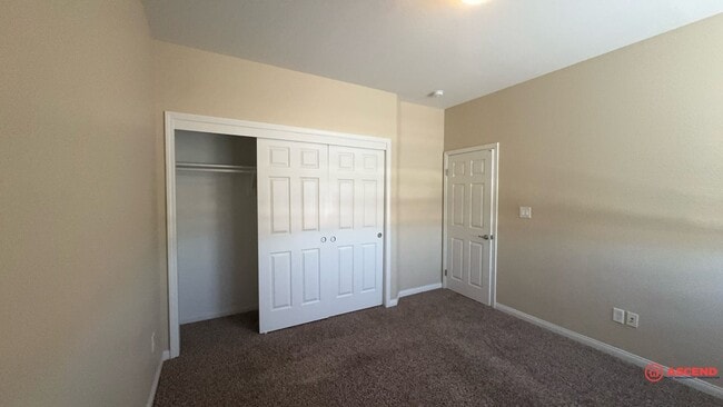 Building Photo - Splendid 5 Bedroom Off Westside Parkway!