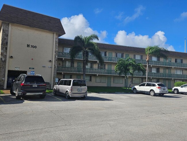 Primary Photo - 700 Village Green Ct