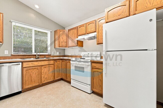 Building Photo - 7533 N Winter View Dr