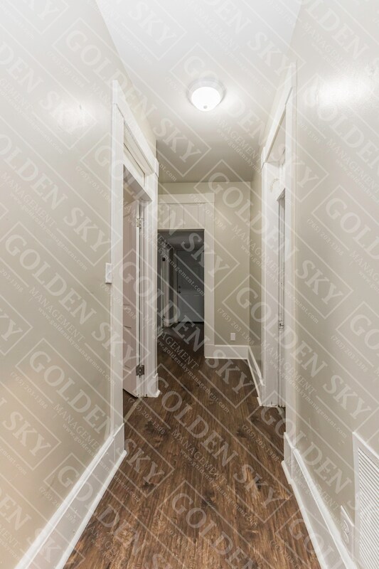 Building Photo - 805 W Main St