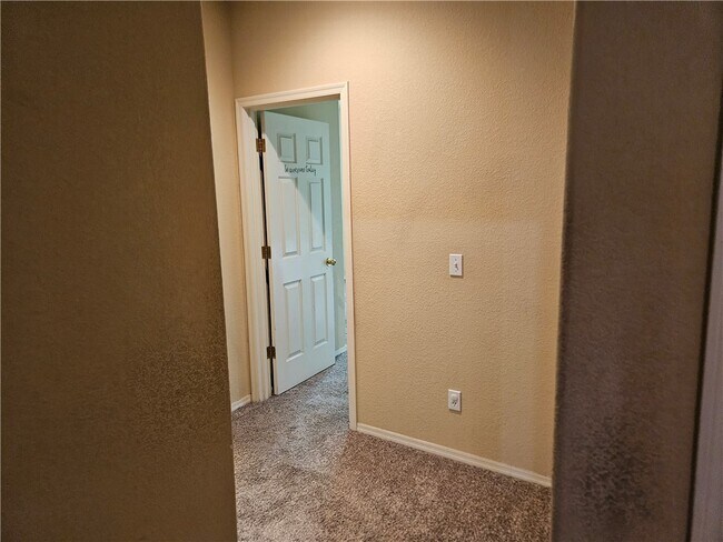 Building Photo - 2662 Bella Sera Dr
