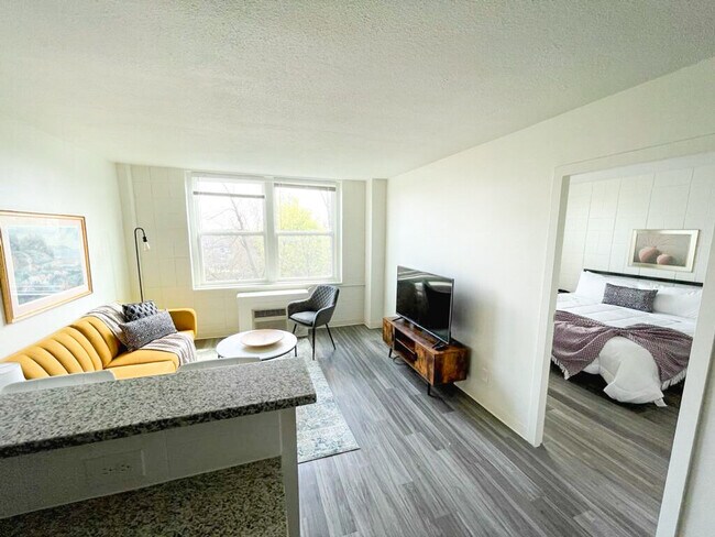 Building Photo - 2515 Burnet Ave