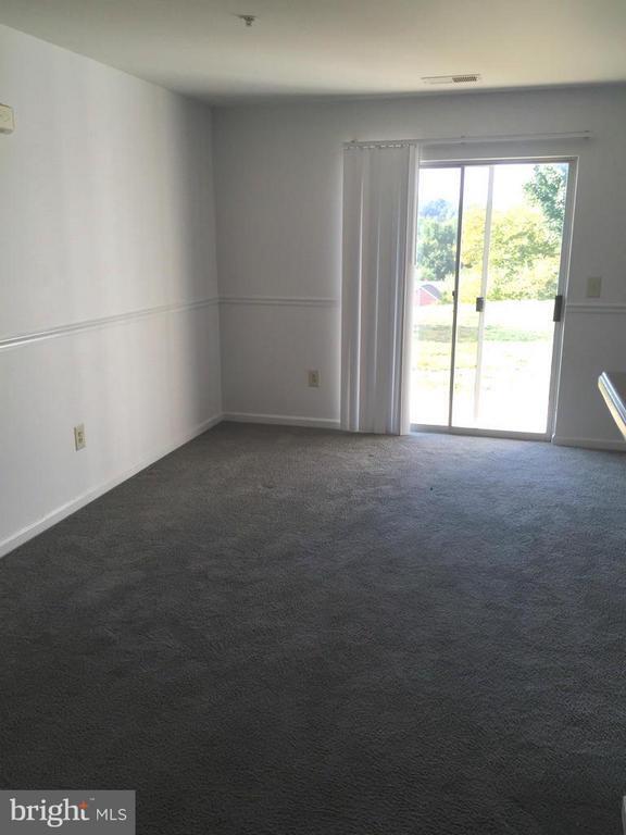 Building Photo - 61 White Pine Cir