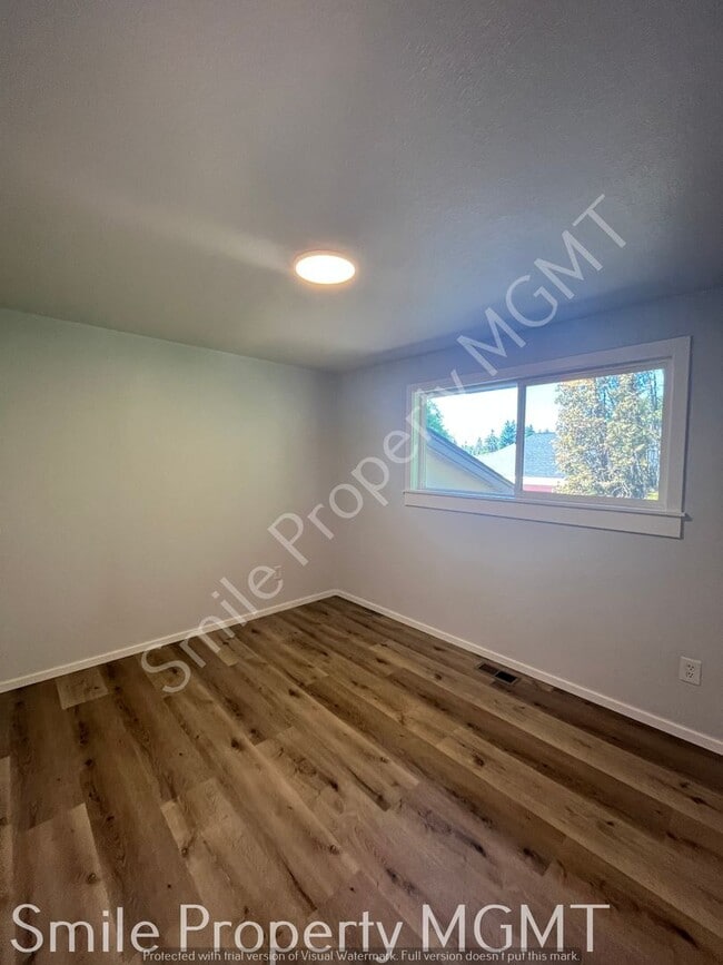 Building Photo - single house
