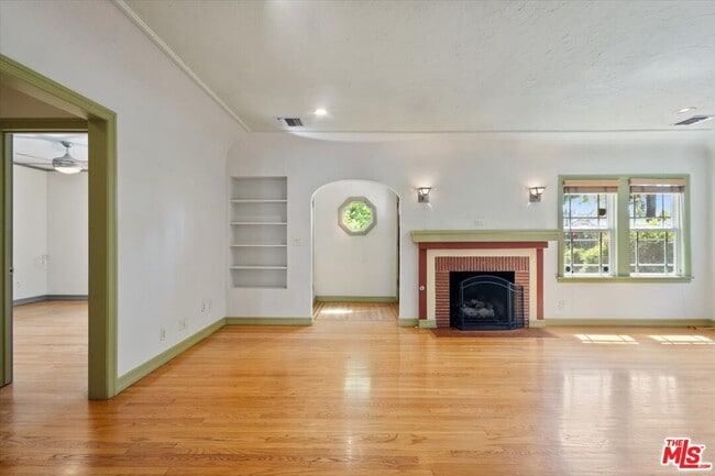 Building Photo - 4385 Camellia Ave
