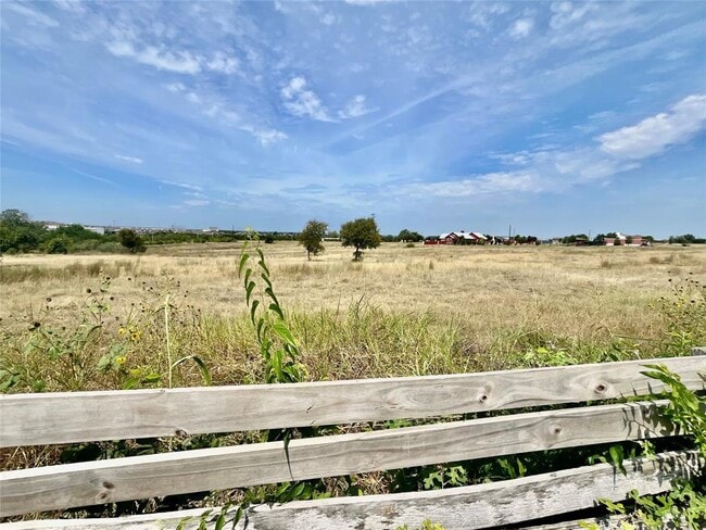 Building Photo - 2932 Donnell Dr