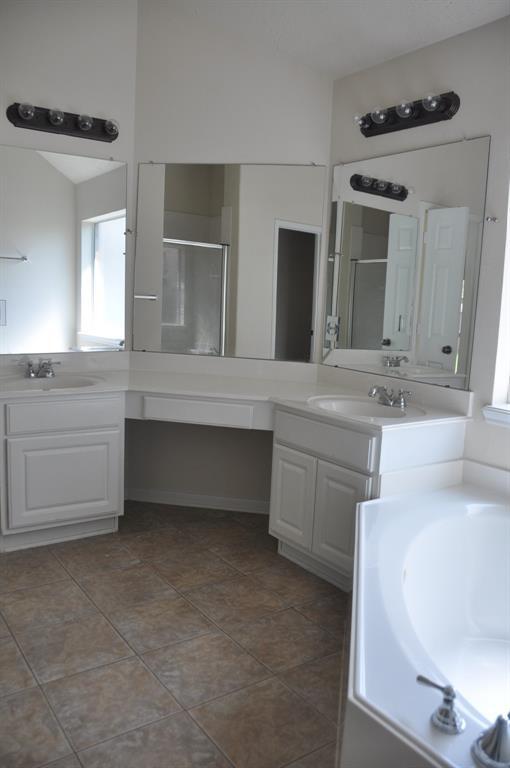Building Photo - 12814 Quail Creek Dr