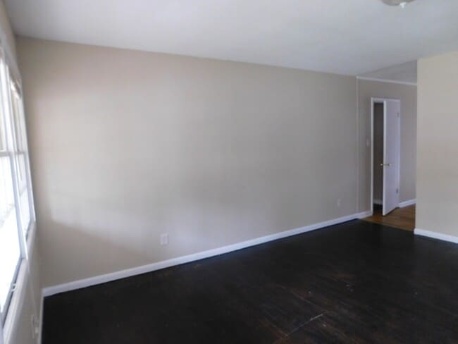 Building Photo - 3 Bedroom Home in Valdosta