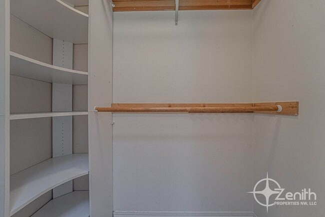 Building Photo - 2819 NE 54th St