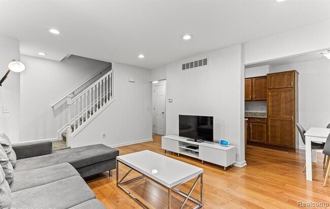 Building Photo - 47086 Auburn Ct