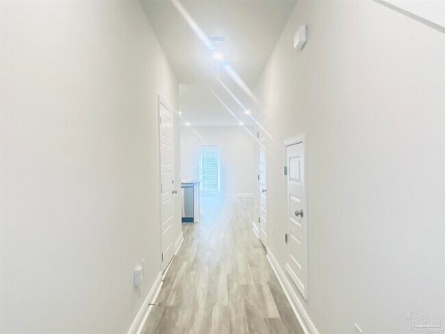 Building Photo - 710 Giese Ln