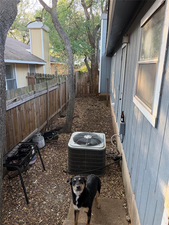 Building Photo - 9620 Sugar Hill Dr