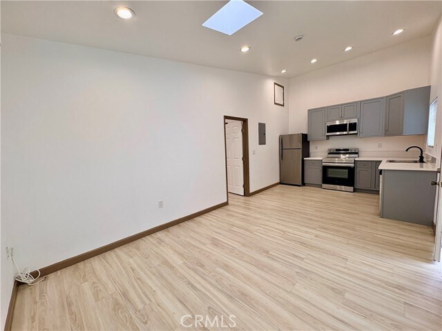 Building Photo - 753 Baylor Ave