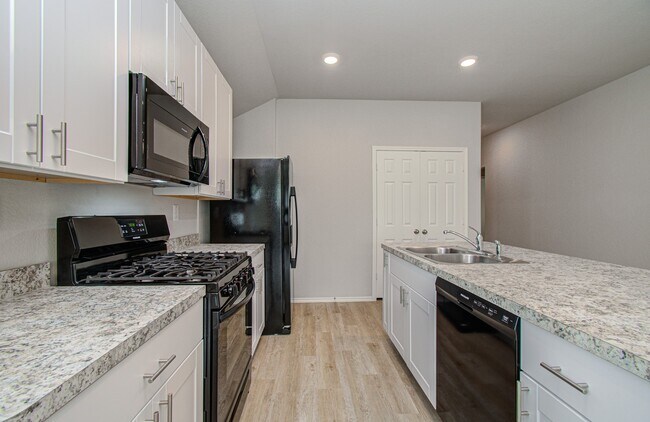 Building Photo - 2030 Brixham Bluff Ln