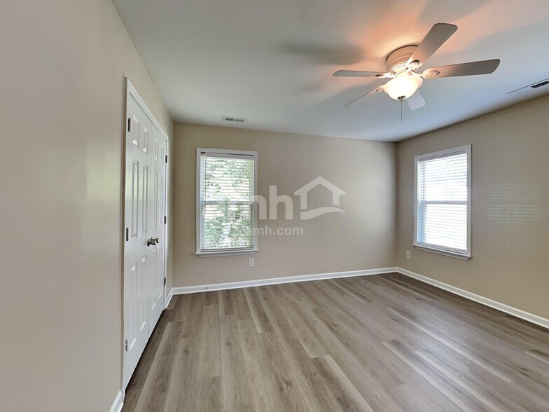 Building Photo - 111 Chadford Pl