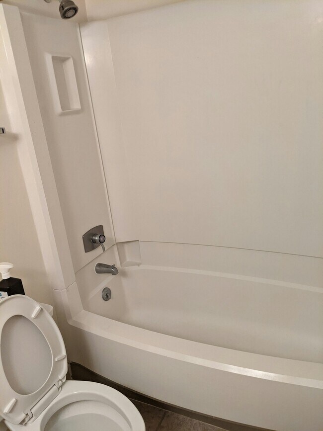 Building Photo - 205 Yoakum Pkwy