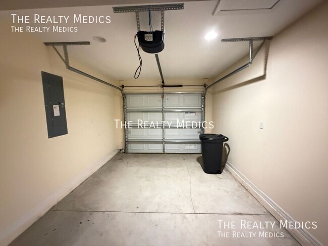 Building Photo - 2574 SW 164th Street Rd