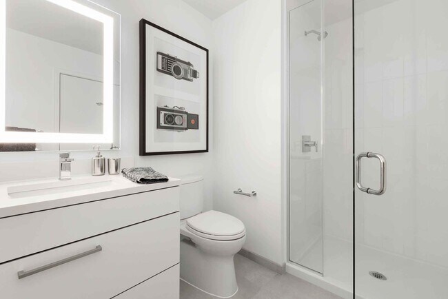 Building Photo - 80 Guest St