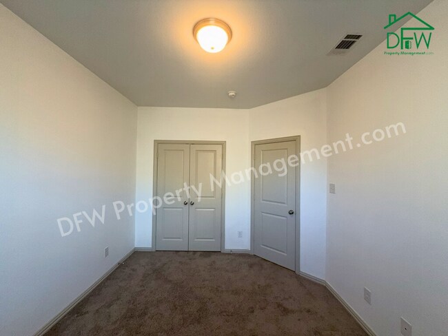 Building Photo - 3 Bed/2.5 Bath Home for Lease in Arlington – 2 Living Areas, Pool, Courts & Trails Nearby!