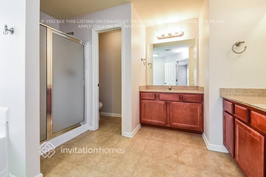 Building Photo - 2096 Barberry Dr