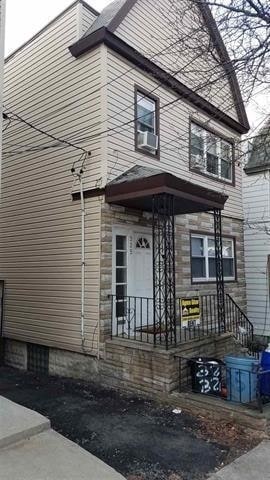 Primary Photo - 325 Columbia Ave