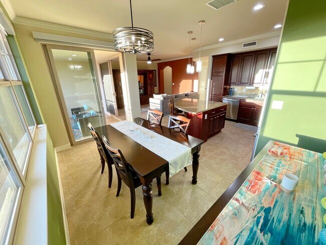Building Photo - Luxury Townhome Living at The Villas at Ke...