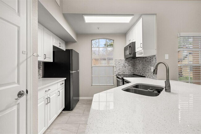 Building Photo - 6324 Raleigh St