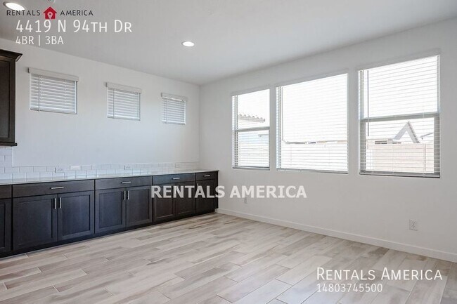 Building Photo - Gorgeous Open-Concept 4-Bedroom Home in a ...