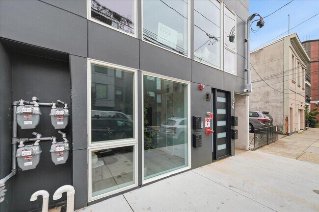 Building Photo - 134 New York Ave