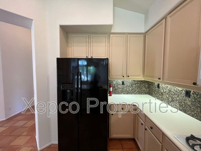 Building Photo - 42451 Saladin Dr