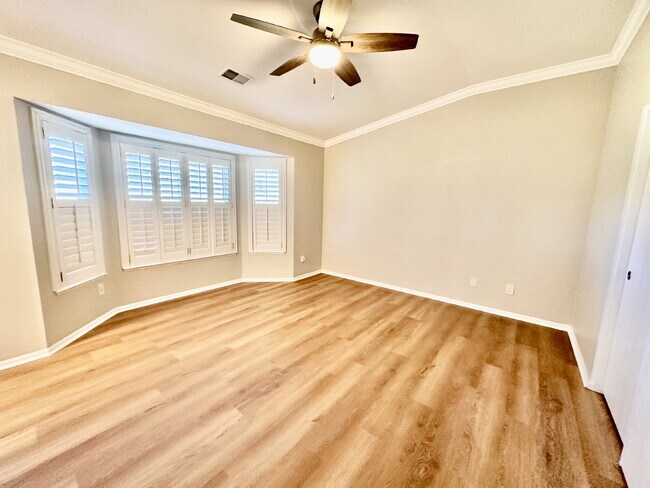 Building Photo - Recently Updated Two Bedroom Home in Sun C...