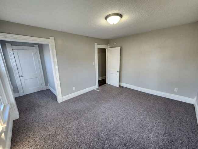 Building Photo - 4 bedroom house
