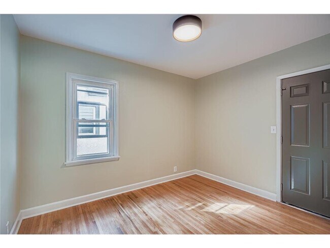 Building Photo - 837 Bidwell St