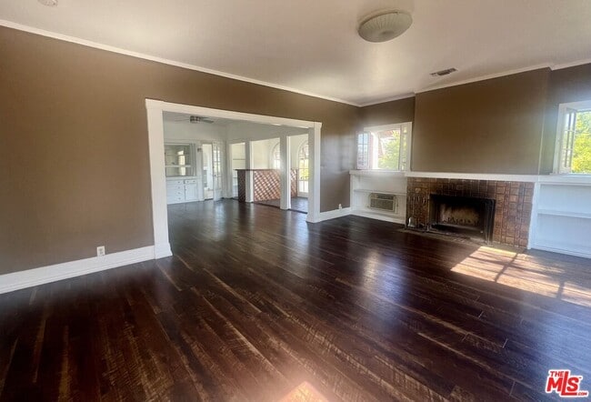 Building Photo - 456 S Wilton Pl