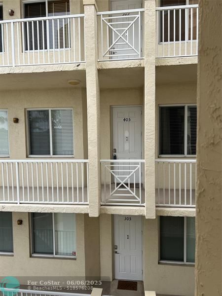Building Photo - 3600 Oaks Clubhouse Dr