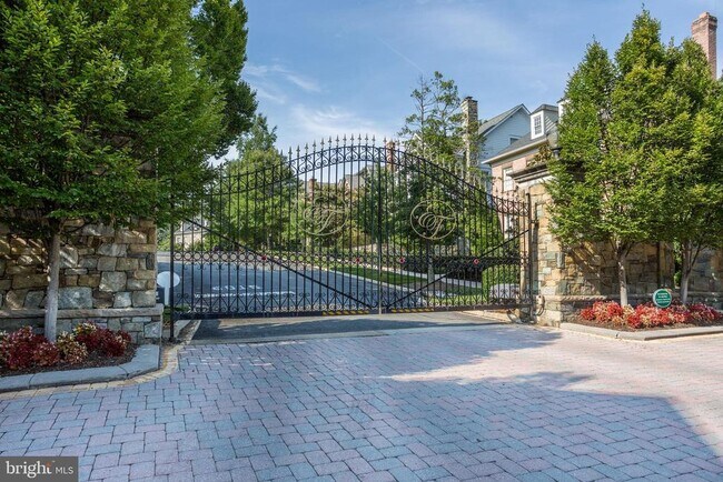 Building Photo - 7233 Addington Dr