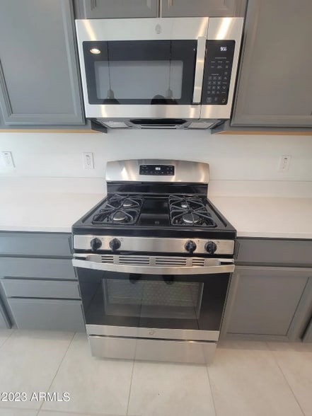 Building Photo - 18012 W Orchid Ct