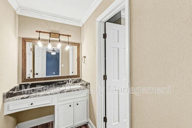 Building Photo - 1304 Dominica Dr