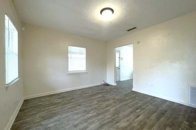 Building Photo - 31 Randolph Dr