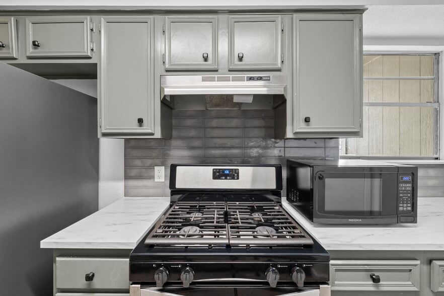 Building Photo - 1805 Mearns Meadow Blvd