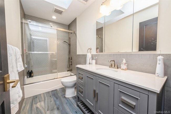 Building Photo - 400 Shore Rd