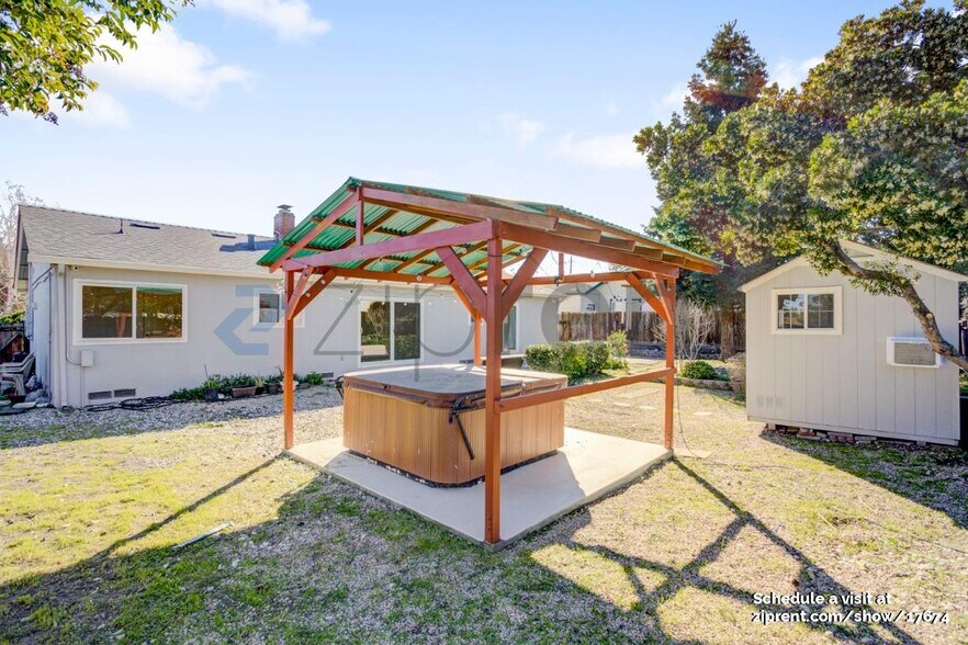 Building Photo - 166 Madelia Pl