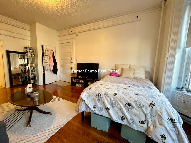 Building Photo - 1067 Beacon St