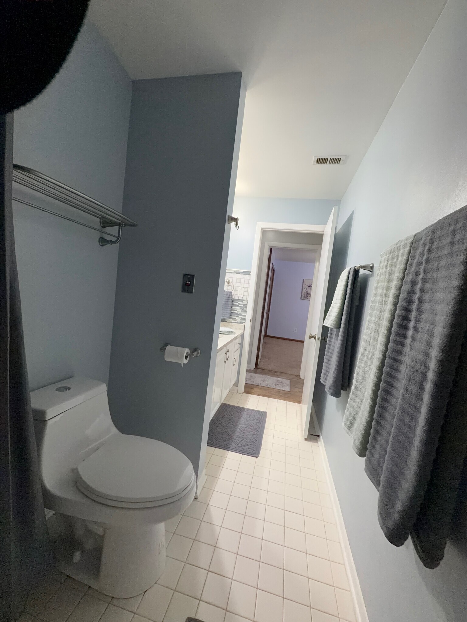 Building Photo - 920 Camellia Dr