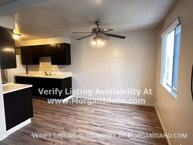 Building Photo - 697 White Cloud Dr