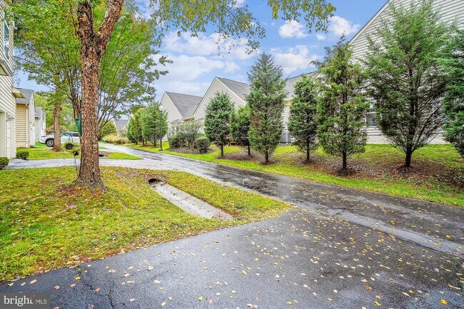 Building Photo - 9305 Sumner Lake Blvd